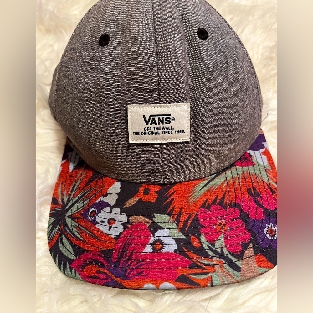 Vans Women’s Grey Floral Baseball Hat - Picture 2 of 5